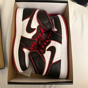 Air Jordan 1 Retro High Bloodline